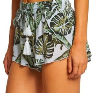 💕 Green Leaf Print High Waist Women's Booty Shorts, available pink/green